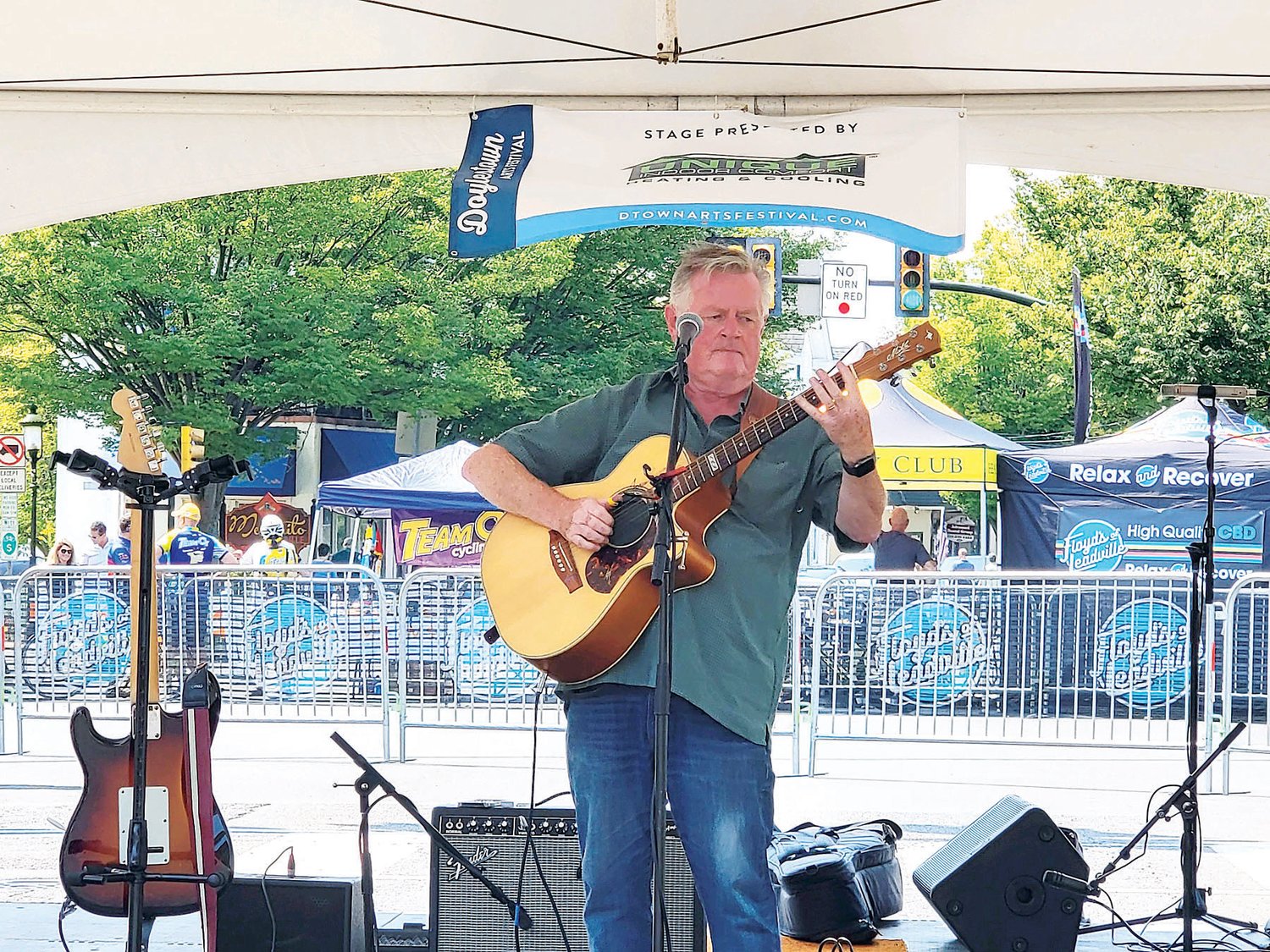 Seamus Kelleher plays to a crowd at the Doylestown Arts Festival Sunday.