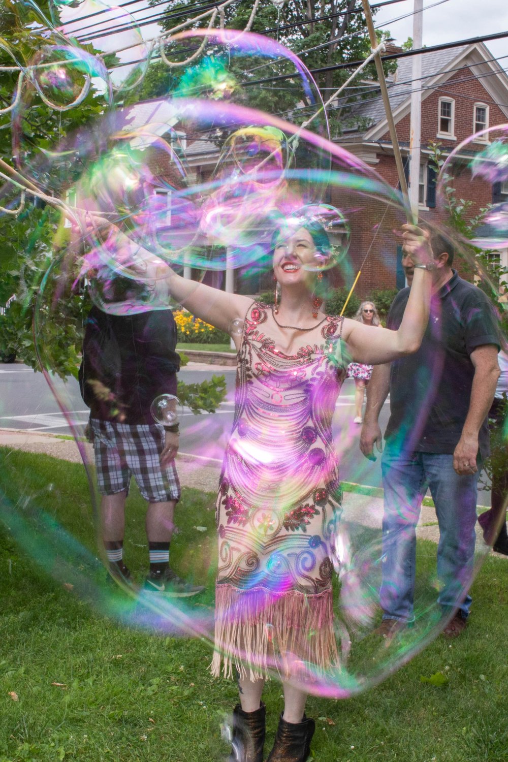“Bubble Witch” Lindsey Noel entertains.