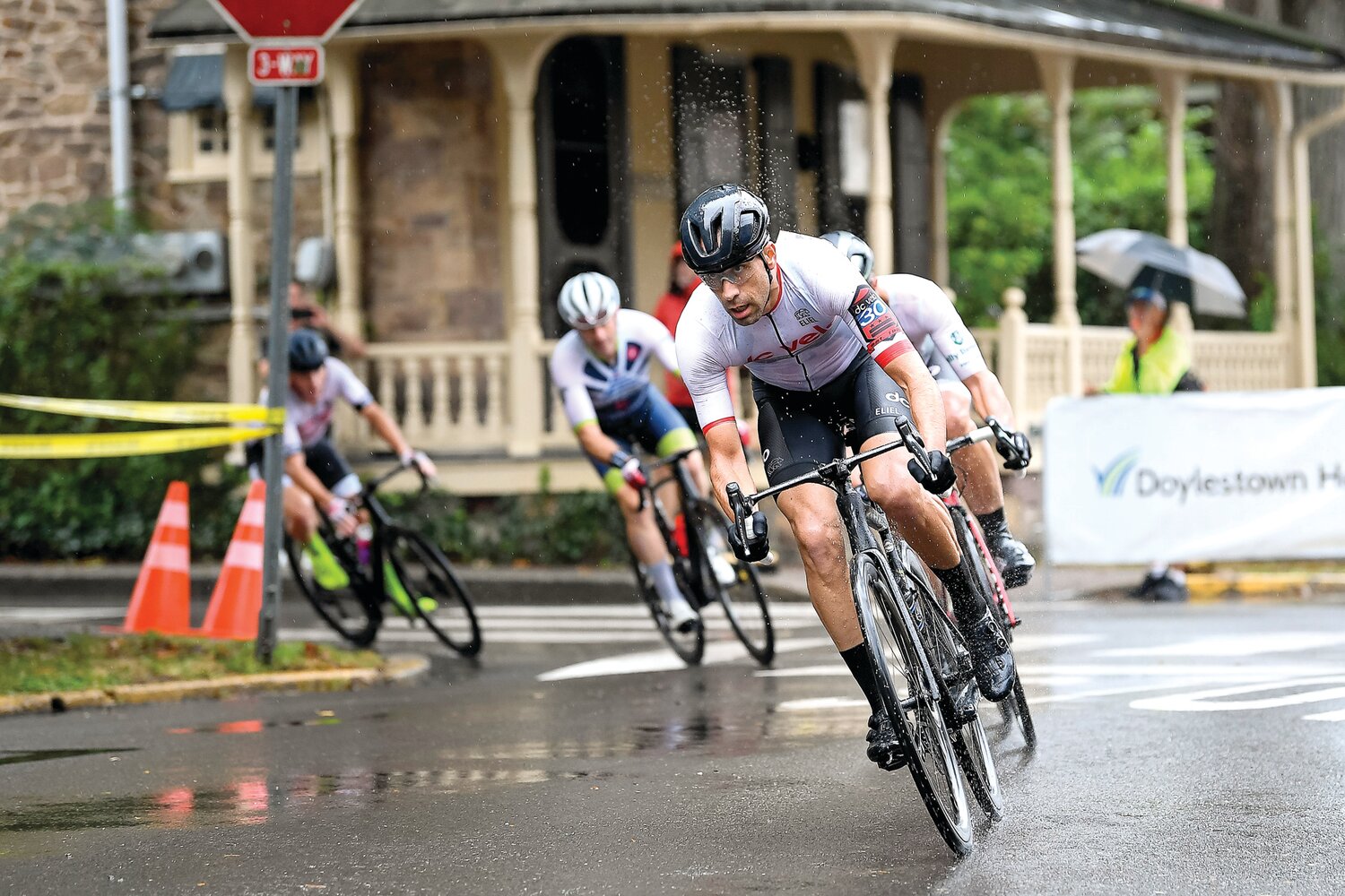 The Masters 45+ race started with heavy rain, making streets dangerous in the turns.